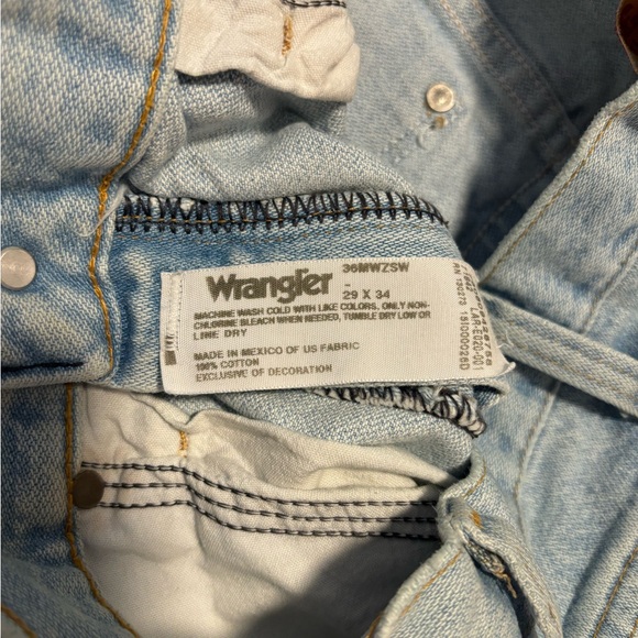 Wrangler Shorts slim fit shorts. - Picture 3 of 4